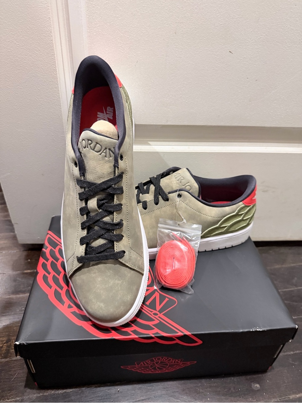 Air Jordan 1 Centre Court 'Oil Green'